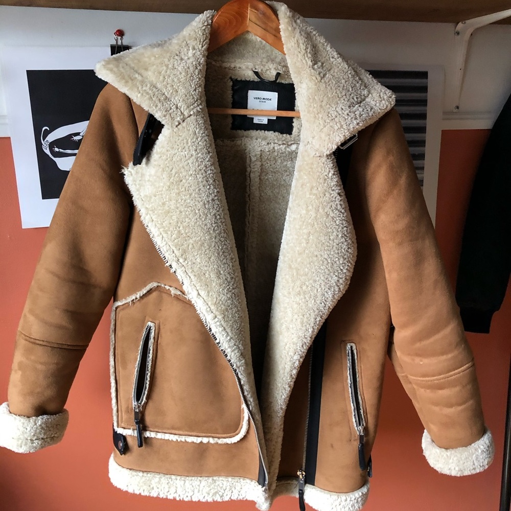 Vero Moda sherpa leather-like fall jacket